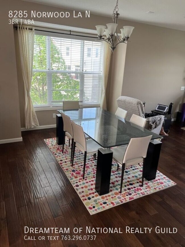 Foto del edificio - Rare maple grove 4 bed townhouse!!