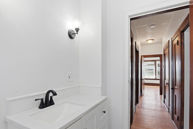 Building Photo - 341 Belmont St