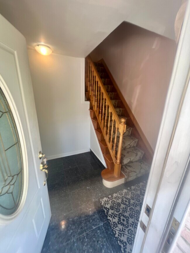 Entry - 2829 Amboy Rd