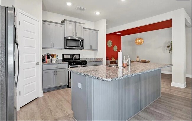 Foto del edificio - 24253 Alydar Lp