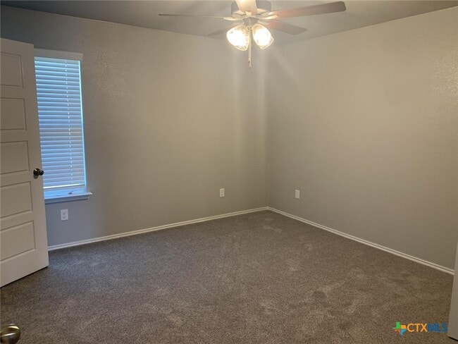 Building Photo - 716 Kimble Dr