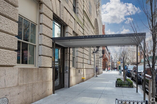 Entrance - 138 Pierrepont St