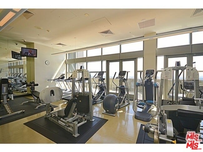 Foto del edificio - 1155 S Grand Ave