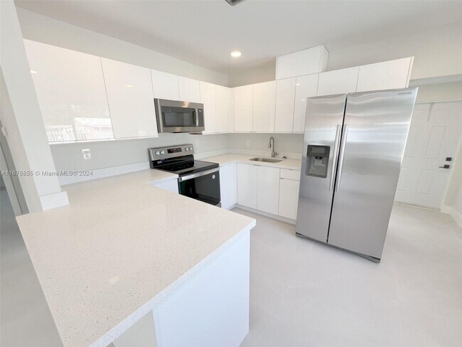 Foto del edificio - 850 NW 109th St