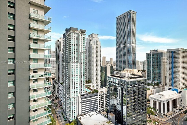 Foto del edificio - 1300 S Miami Ave
