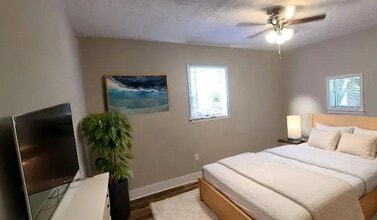 Building Photo - 710 Jefferson Dr