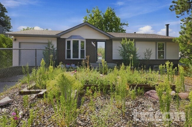 Building Photo - 205 Homer Dr