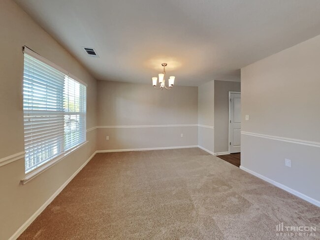 Building Photo - 2824 Tall Oaks Dr