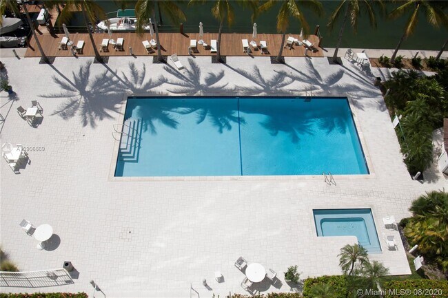 Foto del edificio - 20 Island Ave
