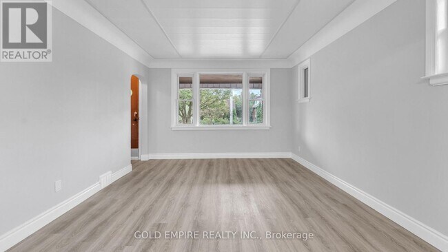 Building Photo - 908 Trafalgar St