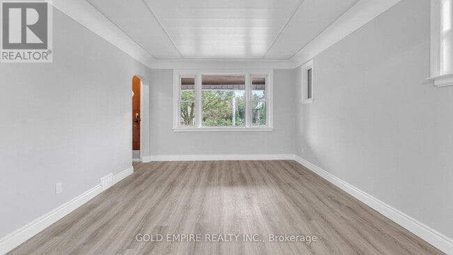 Photo du bâtiment - 908 Trafalgar St