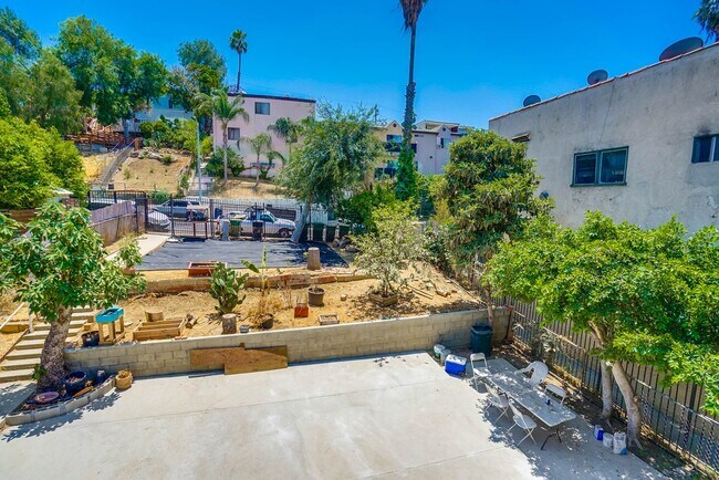 Building Photo - 437 Coronado Terrace