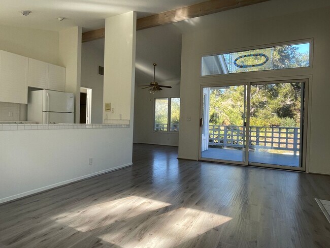 Building Photo - Rancho Santa Fe Gem! 4710 La Orrila