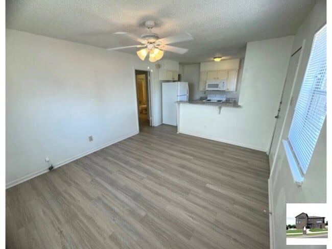 Foto del edificio - 604 Sunset Ln