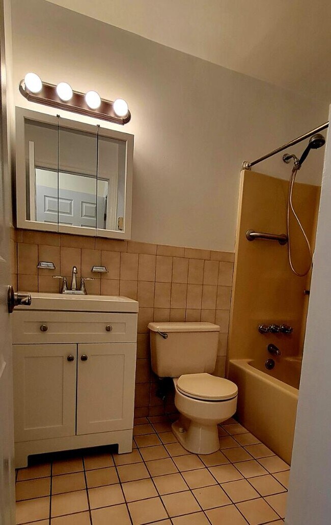 Foto del edificio - 50 Athens Ct