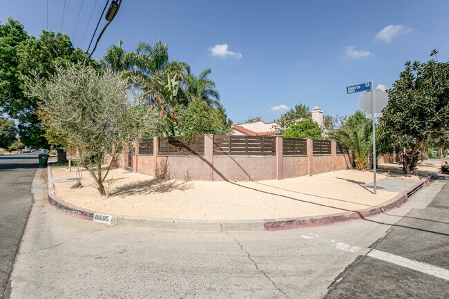 Building Photo - 18605 Valerio St