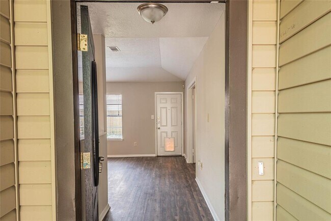 Building Photo - 22507 Parsonsgate Dr