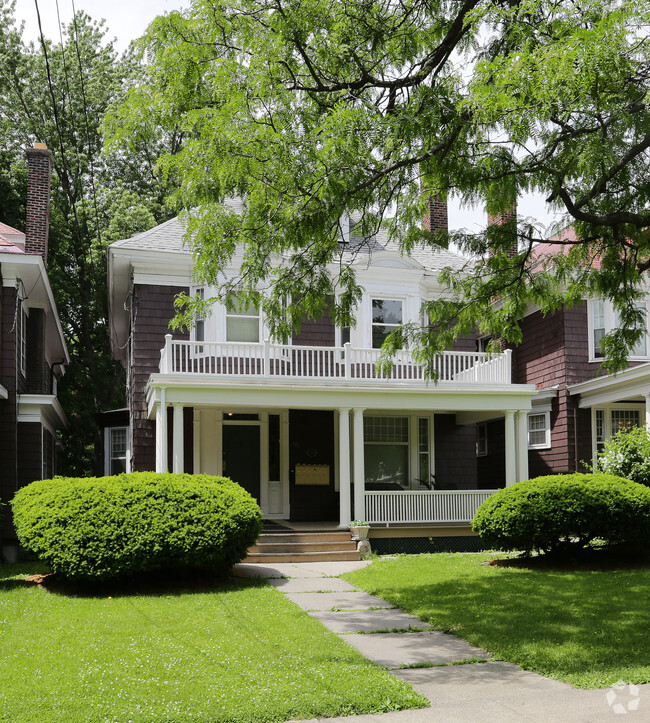 Foto del edificio - 121 S Lake Ave