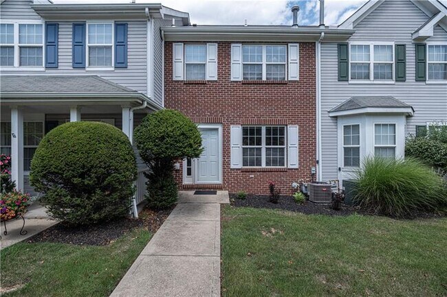 Foto del edificio - 222 Castle Creek Dr