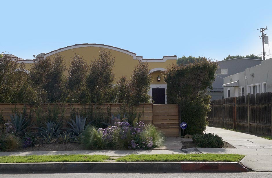 Front of Duplex showing front door - 1441 Centinela Ave
