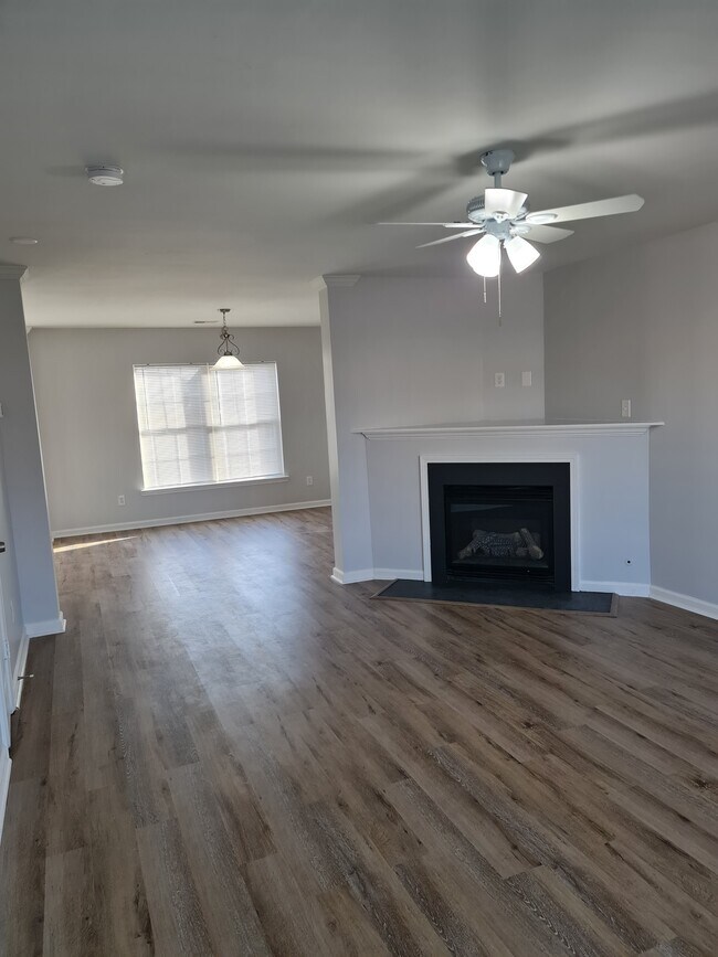Building Photo - 89 Summit Ridge Cir