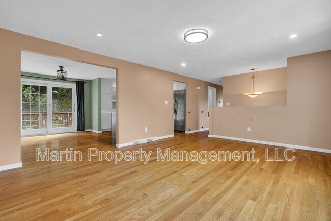 Foto del edificio - 7 Briarwood Rd