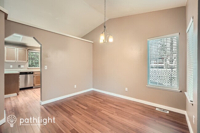 Foto del edificio - 25815 201st Avenue Southeast, Covington, W...