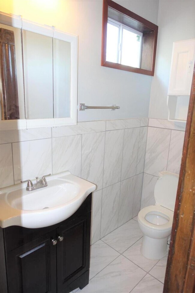 Building Photo - 357 Highland Ave