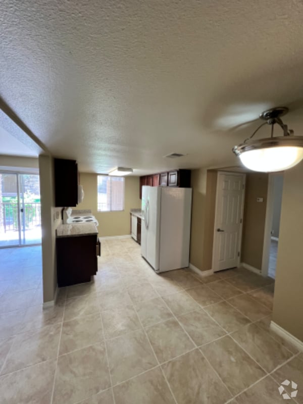 Building Photo - 5081 River Glen Dr