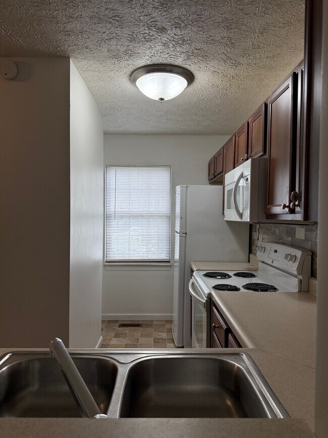 Foto del edificio - 517 E Graham Pl