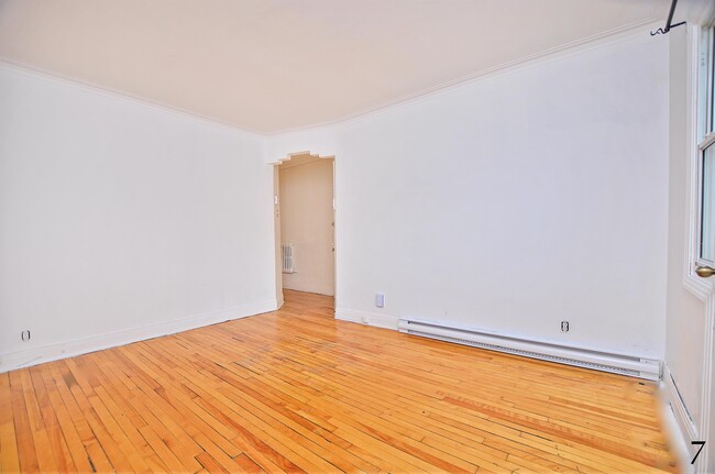 Building Photo - 2390 Pie-IX Blvd