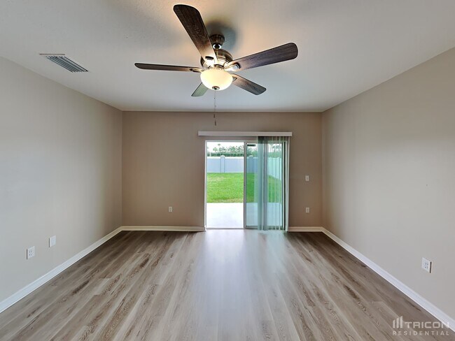 Foto del edificio - 10305 Geese Trail Cir