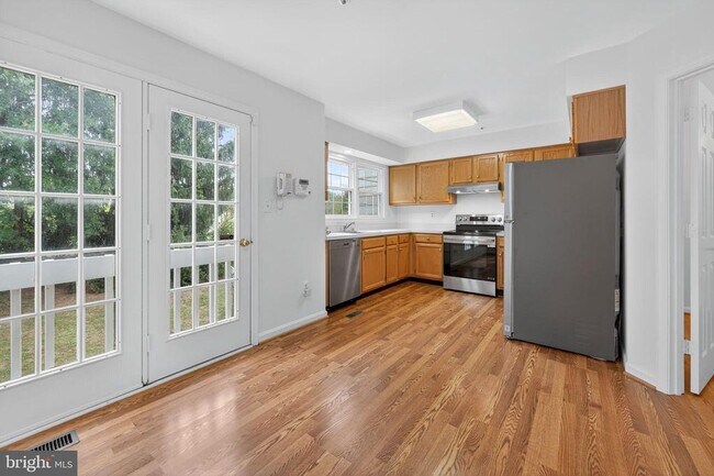 Foto del edificio - 8404 Burchap Dr