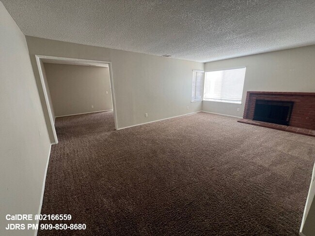 Building Photo - Riverside 4 Bedroom Home