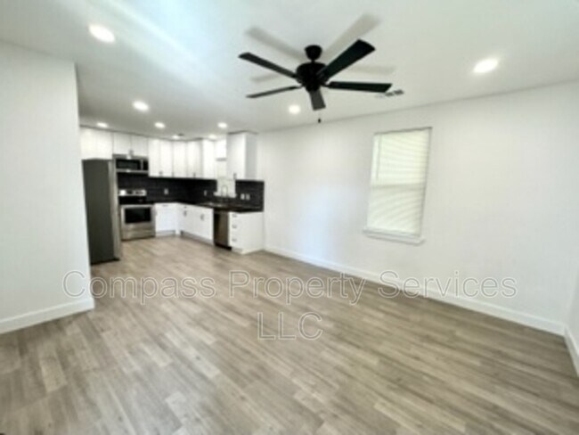 Building Photo - 1713 Reuter Ave
