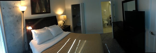 Building Photo - 320 S Church St