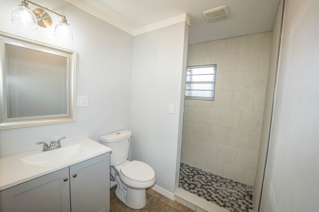 670 E Pierce St, Lake Alfred, FL 33850 House Rental in Lake Alfred