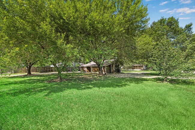 Foto del edificio - 21197 Live Oak St