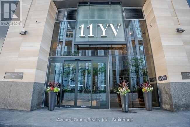 Building Photo - 11 Yorkville Ave