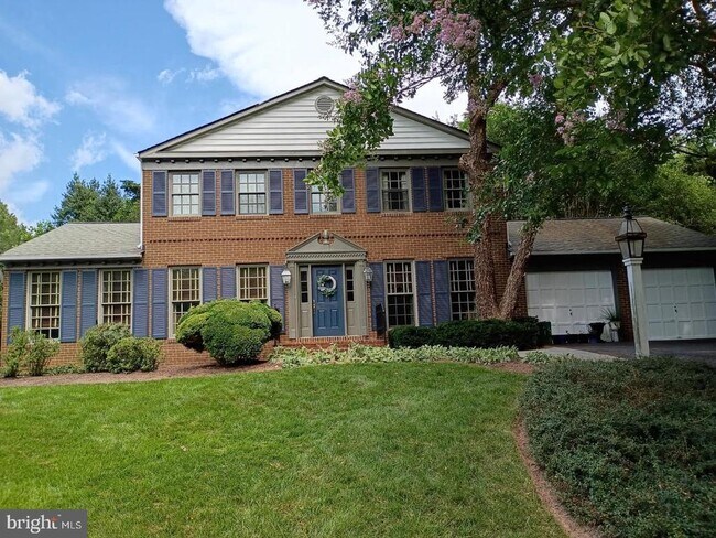 Foto del edificio - 1197 Meadow Green Ln