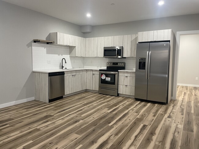 Kitchen/Living - 1801 N 54th St