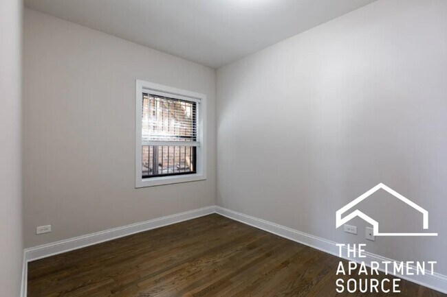 Foto del edificio - 3411 W Fullerton Ave