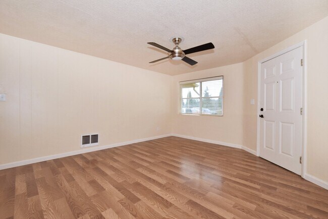 Foto del edificio - 11240 SW Barbur Blvd