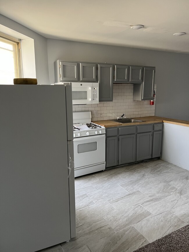 Building Photo - 1459 S 52nd St