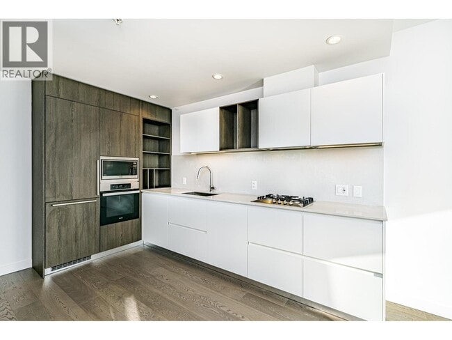 Building Photo - 6000 McKay Ave