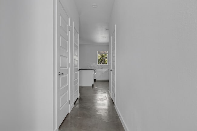 Building Photo - 923 Piedmont Ave