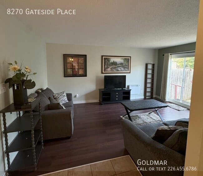 Building Photo - Charming Home with personal driveway, fenc...