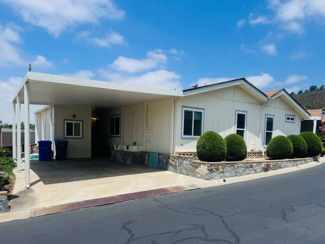 Building Photo - 909 Richland Rd