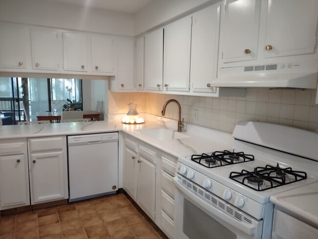 Building Photo - 9313 Groundhog Dr