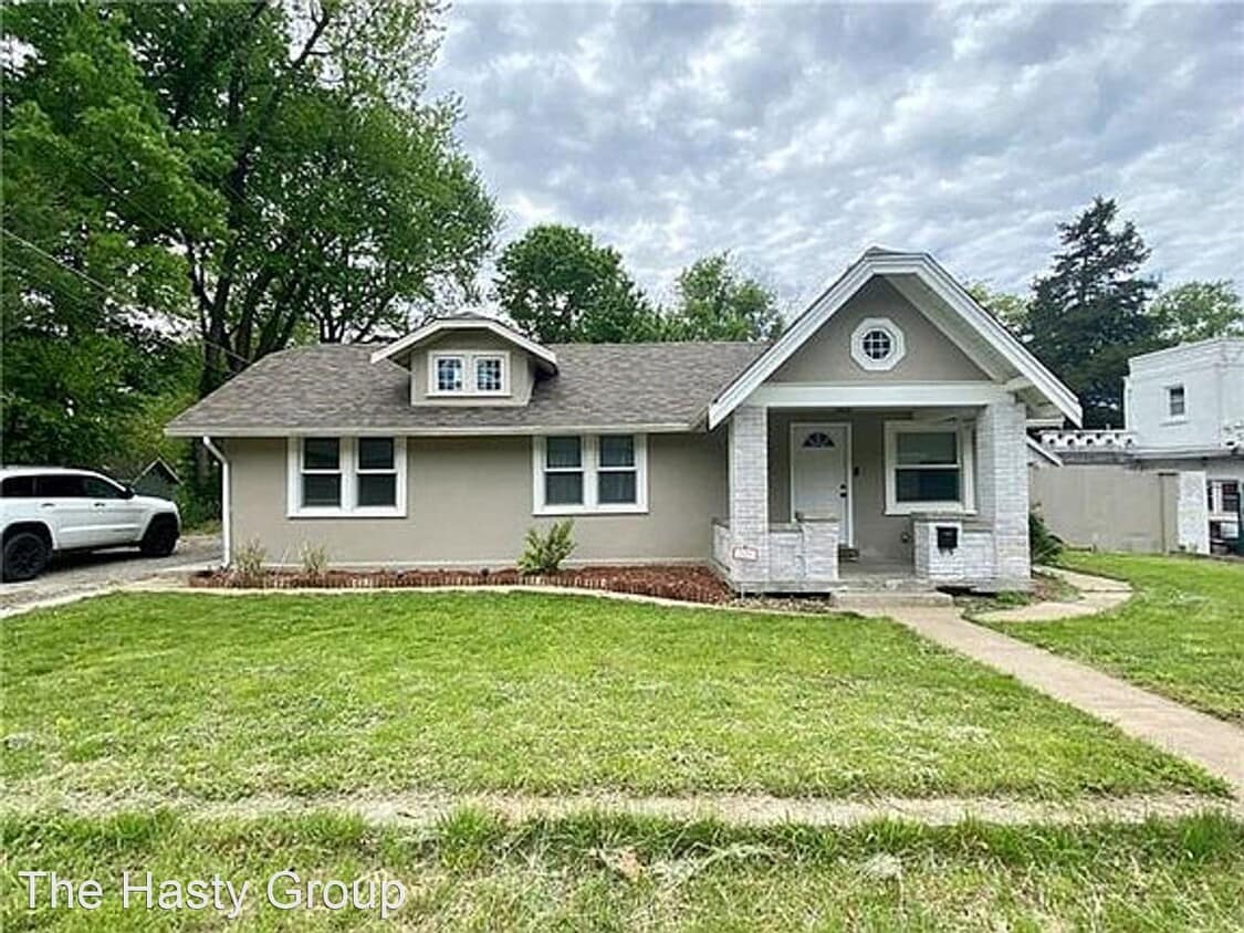 3 br, 1 bath House 10803 E 67th St House for Rent in Raytown, MO